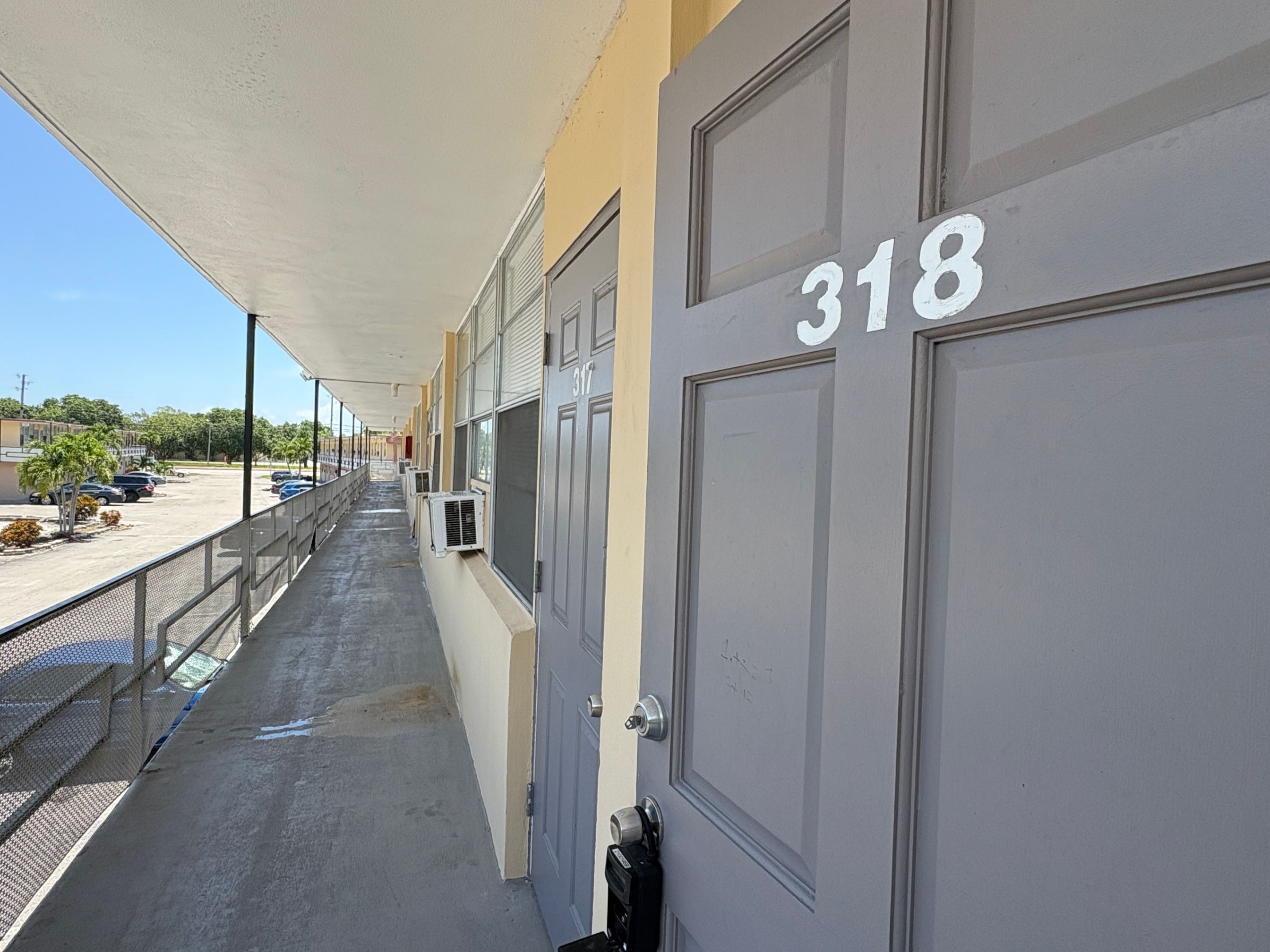 4611 South Congress Avenue - 318