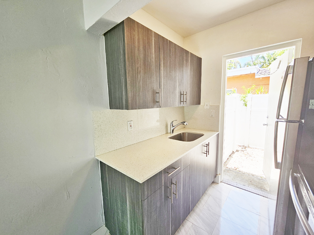 313 Hibiscus Avenue - 4