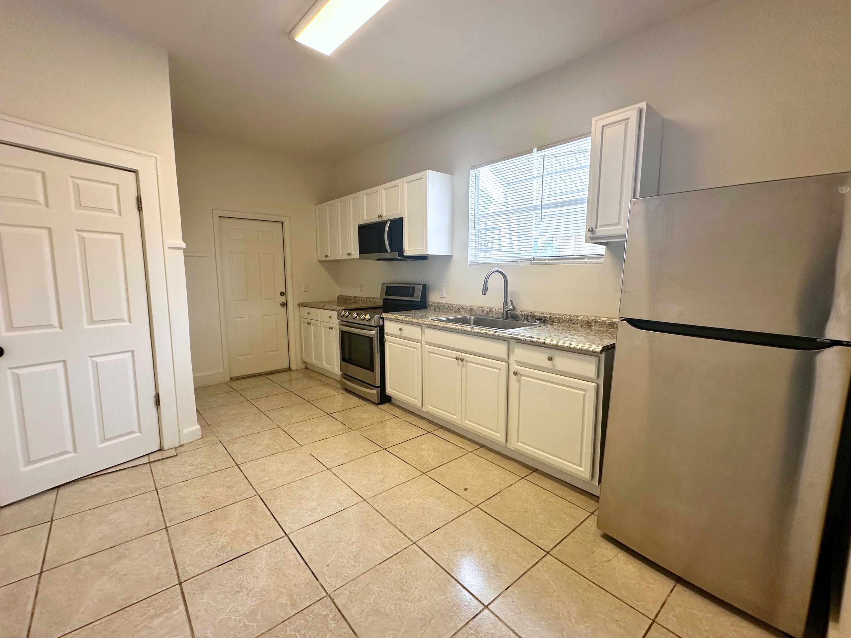 438 Barnett Street - 1
