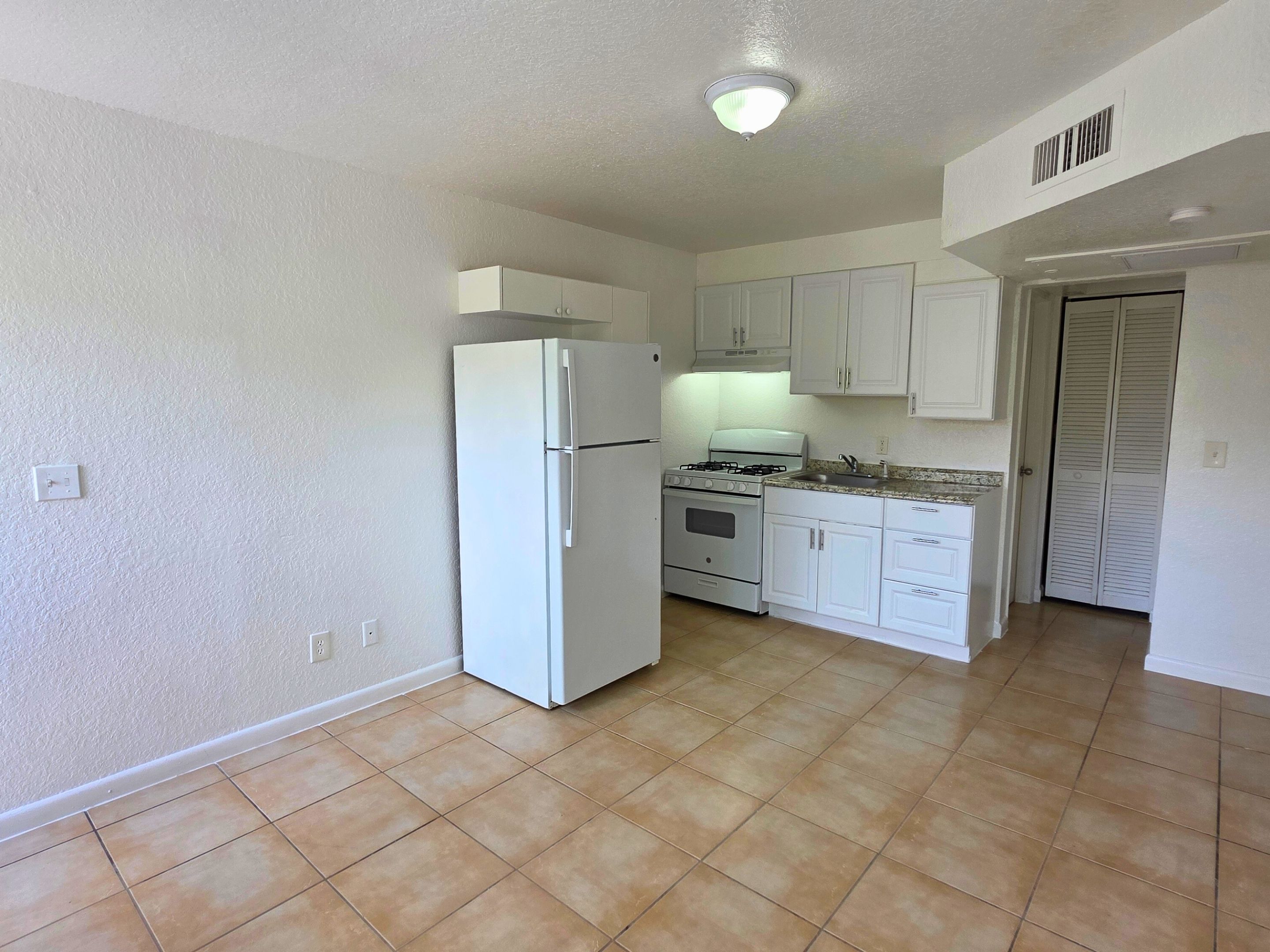 714 Latona Avenue - 5