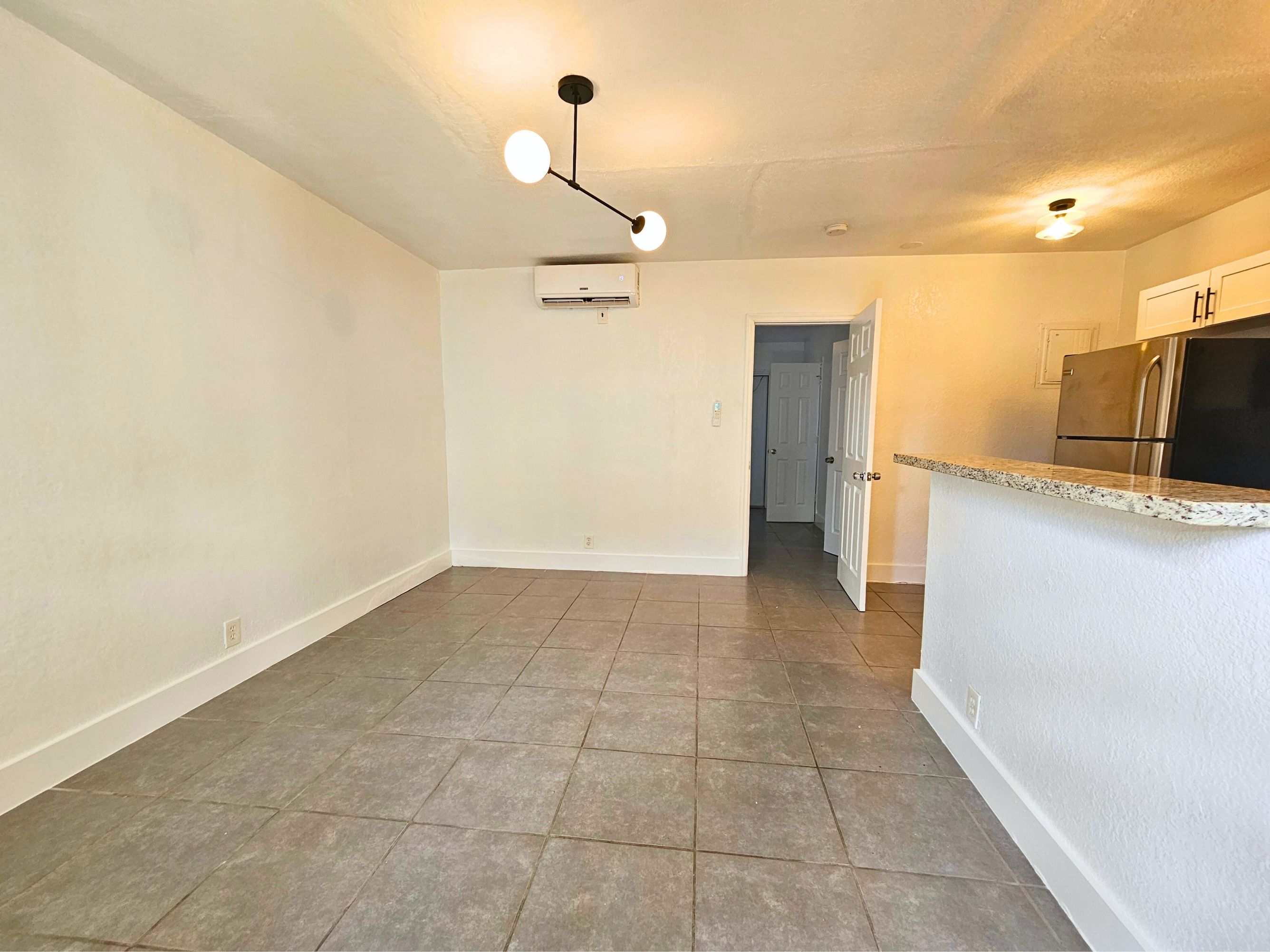 635 NE 8th Avenue - 3