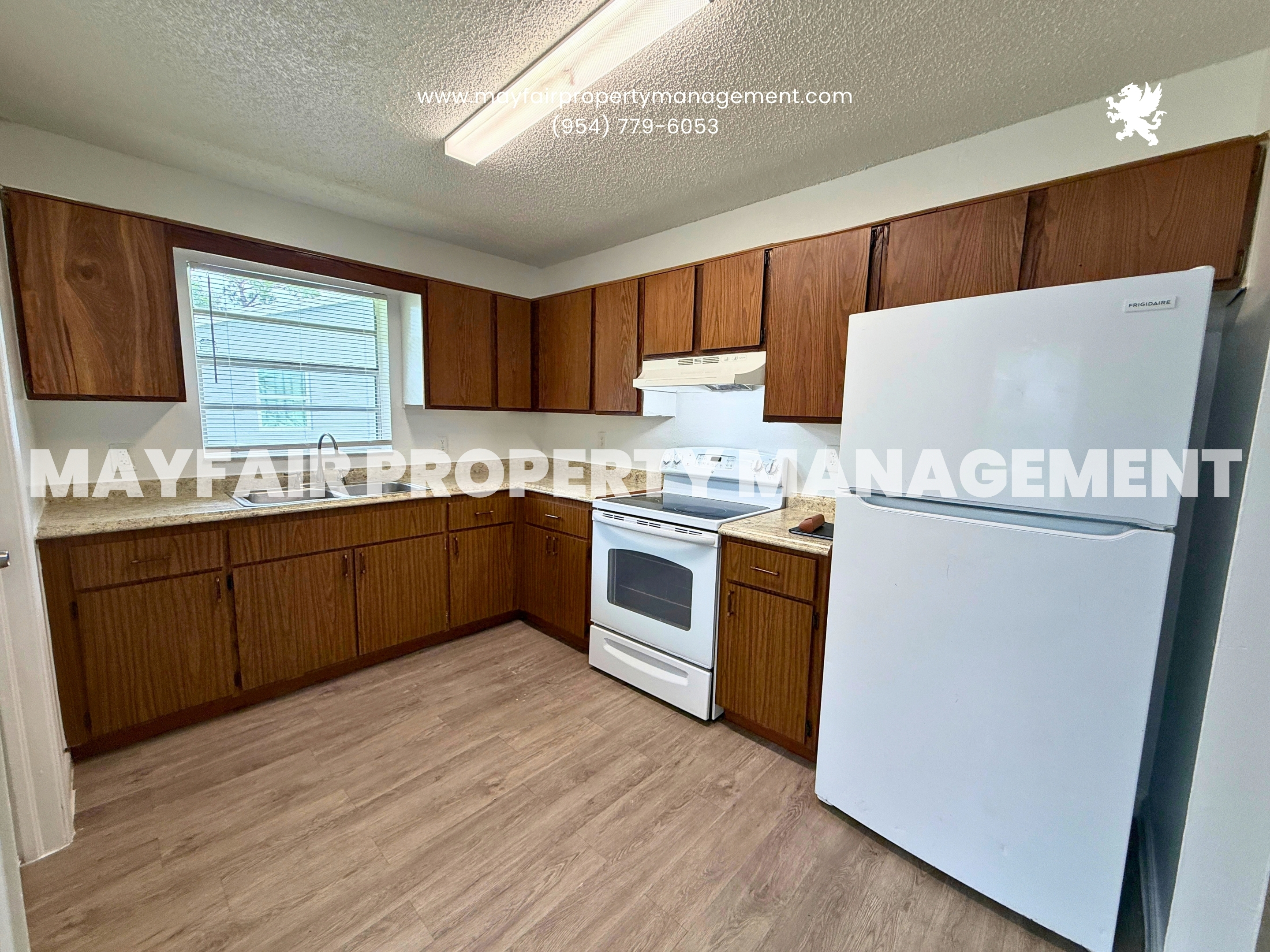 692 Neil Road - 704
