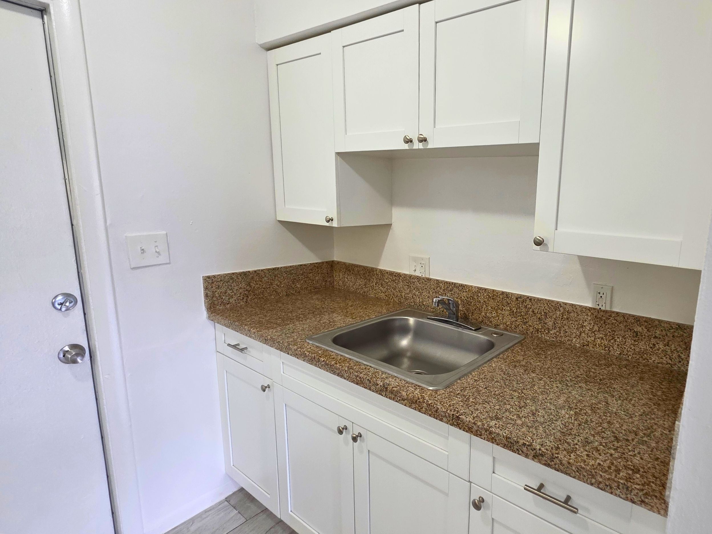 692 Neil Road - 696