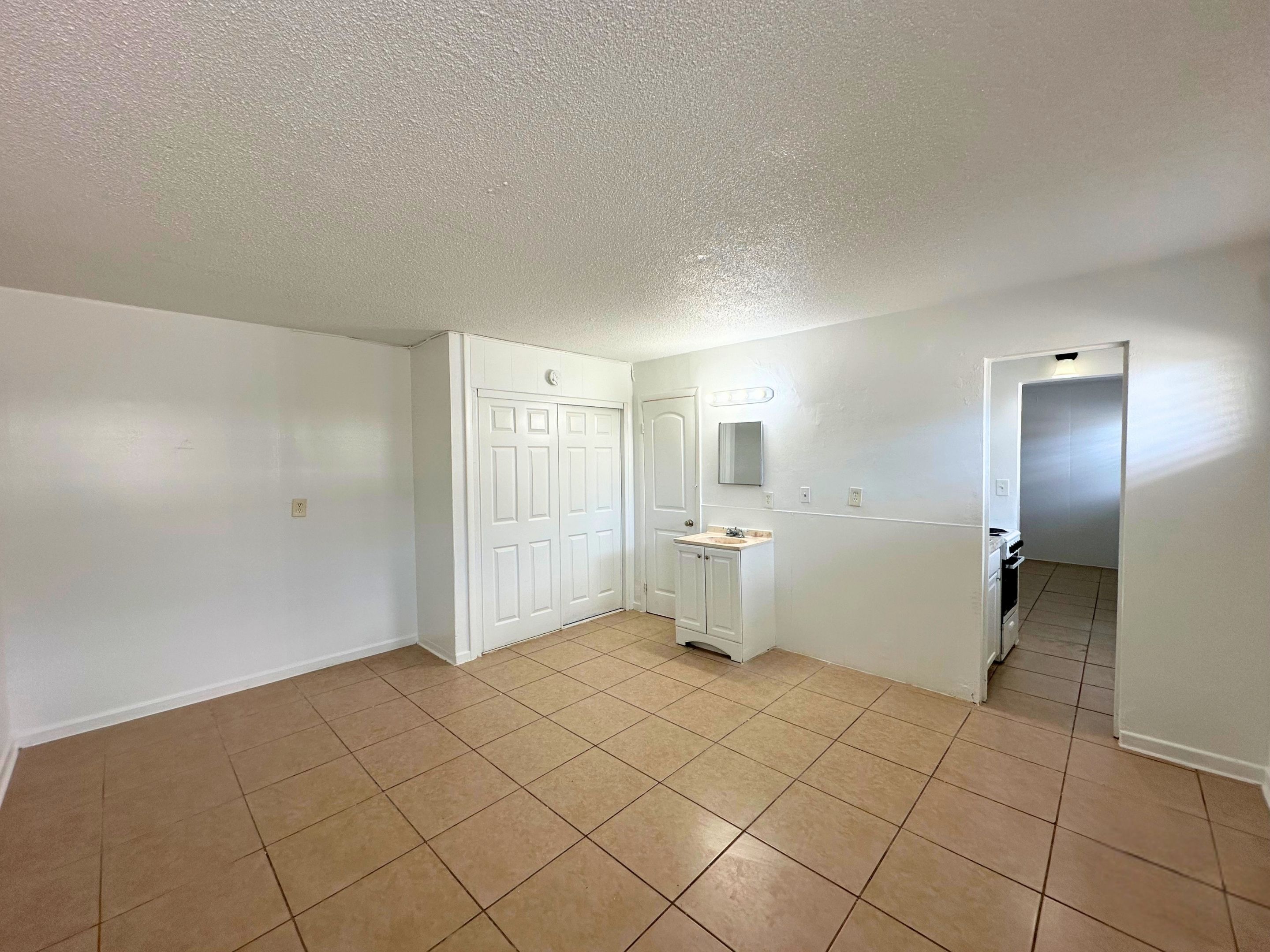 4611 South Congress Avenue - 201