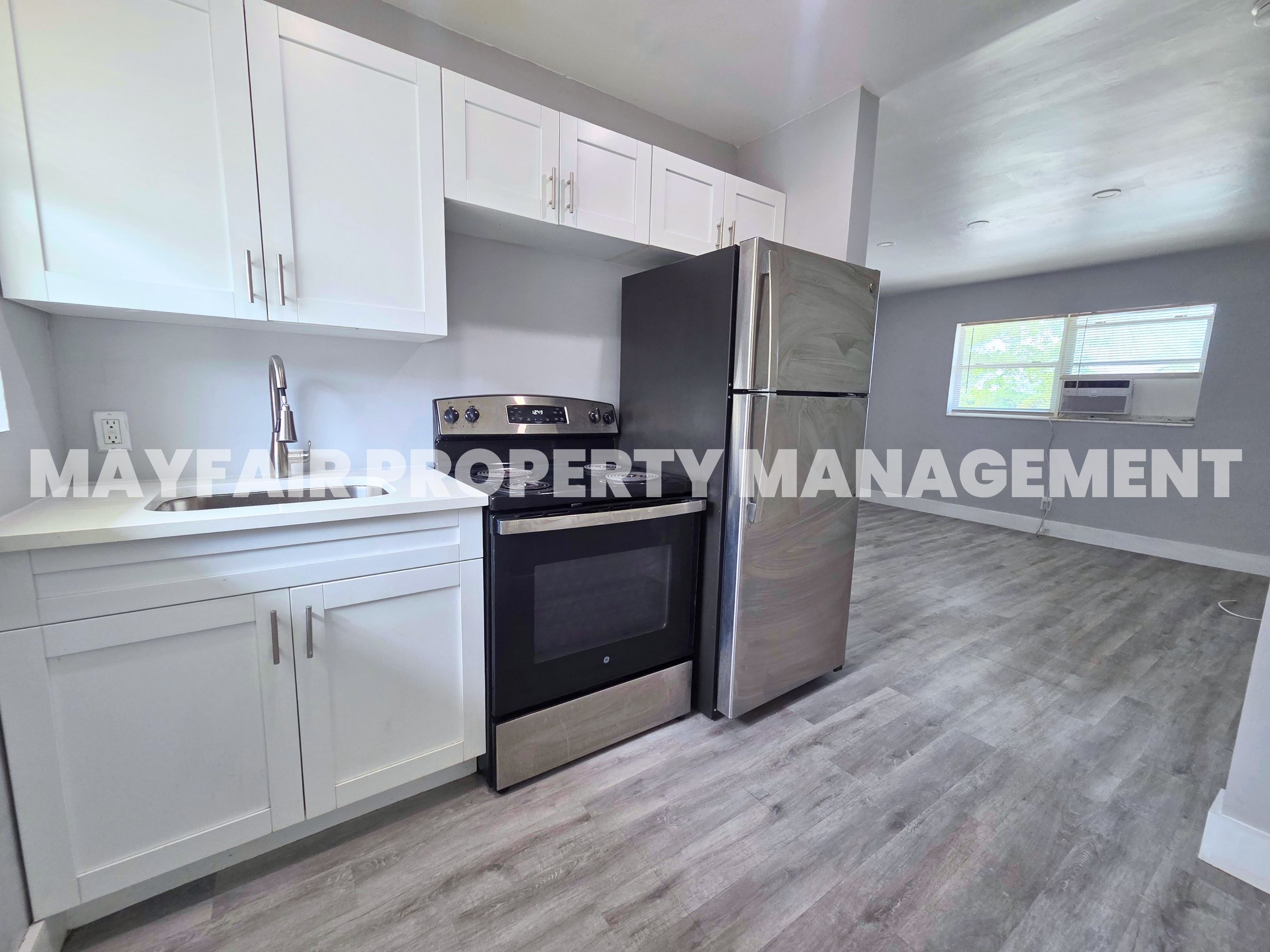 225 Iowa Avenue (4D)