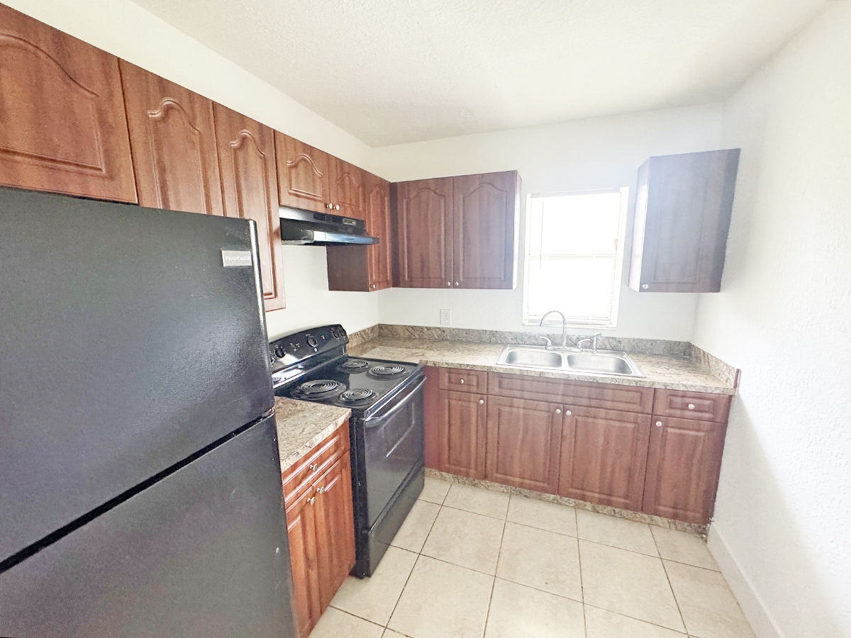 4160 NW 21st Street (Calypso Cay)